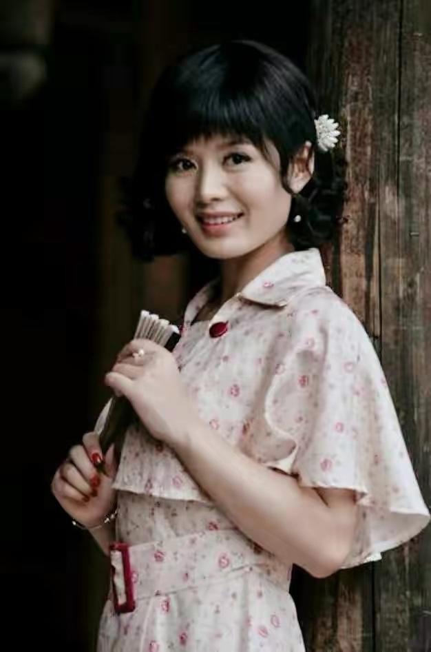 程愫个人资料及身高(程愫:花21年捧红丈夫却被抛弃)(8)