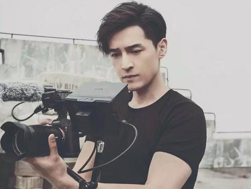 胡歌最近有什么新剧了(胡歌携4部新作品强势回归)(2)