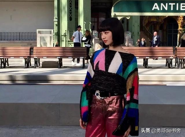 杨幂共有几套豪宅(月薪百万住京城大别墅)(29)