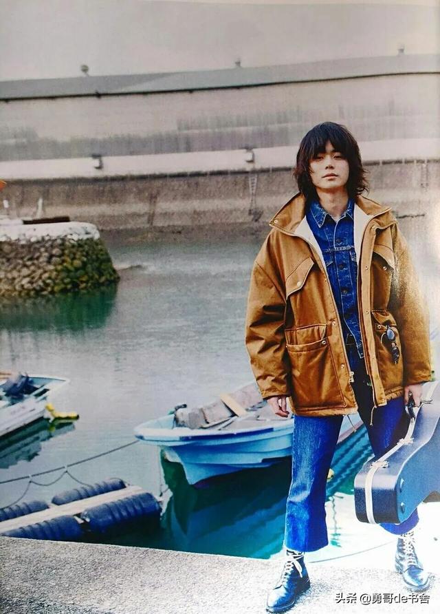 杨幂共有几套豪宅(月薪百万住京城大别墅)(20)