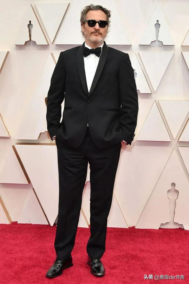 杨幂共有几套豪宅(月薪百万住京城大别墅)(53)