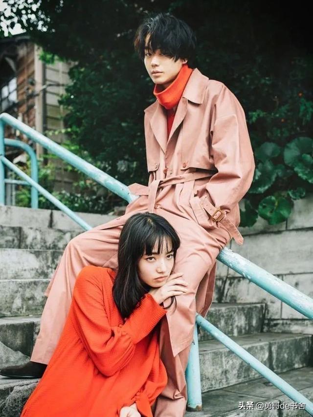 杨幂共有几套豪宅(月薪百万住京城大别墅)(34)