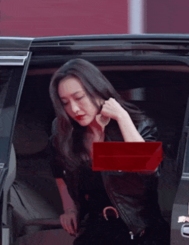 杨幂共有几套豪宅(月薪百万住京城大别墅)(8)