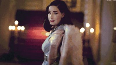 杨幂共有几套豪宅(月薪百万住京城大别墅)(57)