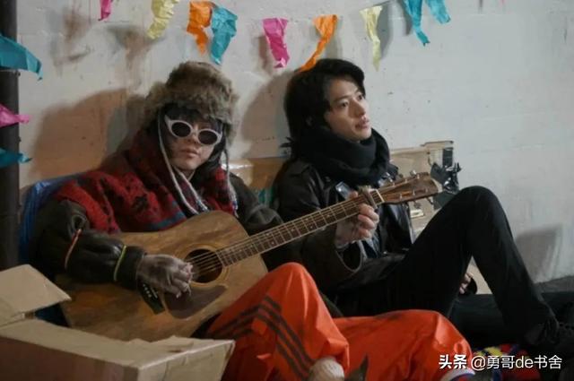 杨幂共有几套豪宅(月薪百万住京城大别墅)(25)