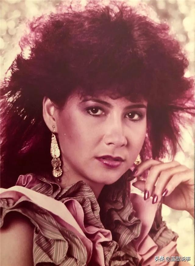 甄妮个人资料大全(香港歌坛巨头甄妮惊艳美照)(1)