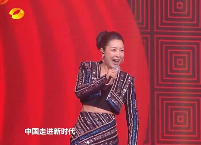 歌手孙悦近况照(49岁歌手孙悦亮相湖南春晚)(9)