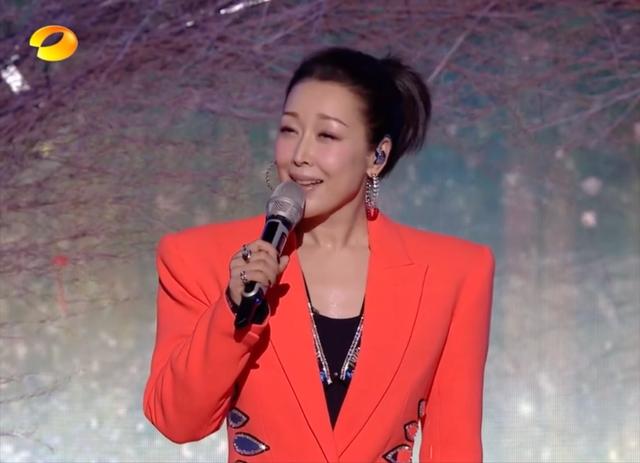 歌手孙悦近况照(49岁歌手孙悦亮相湖南春晚)(6)