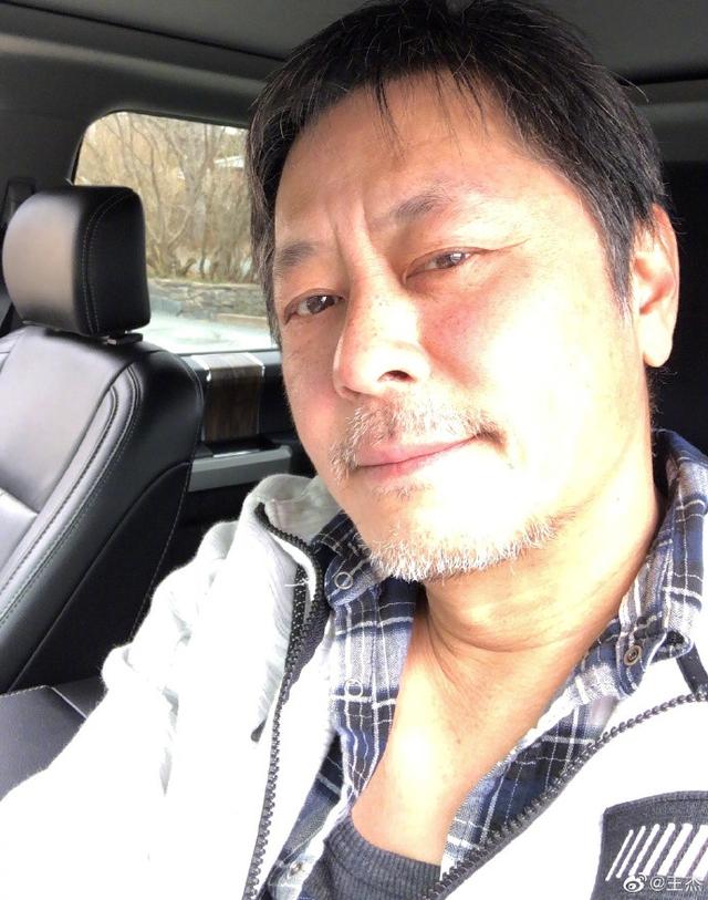 歌手王杰个人资料简介(歌手王杰近照竟然这么老了)(1)