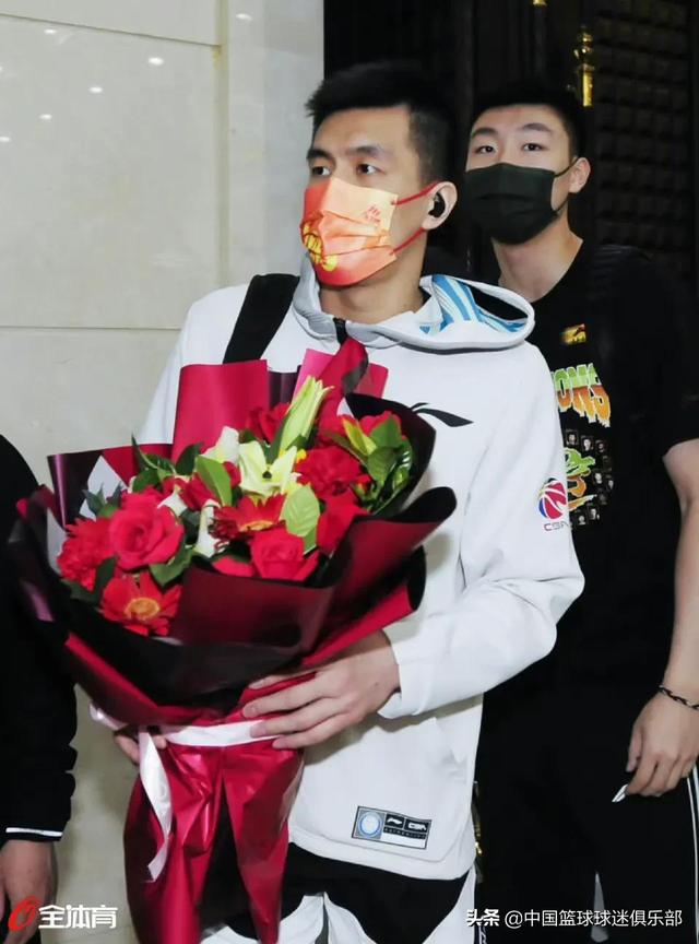 郭艾伦现女友个人简历(郭艾伦恋情曝光)(1)