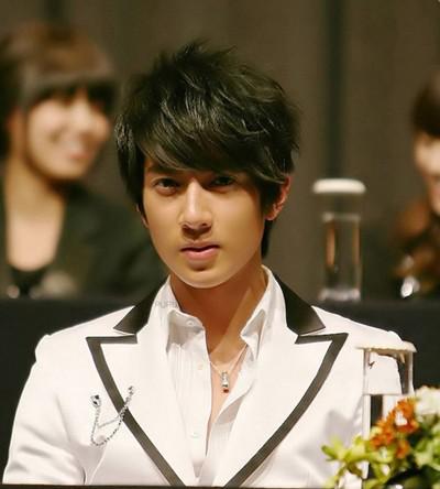 林依晨订婚幸福时刻记录(昔日绯闻男友大比拼)(2)