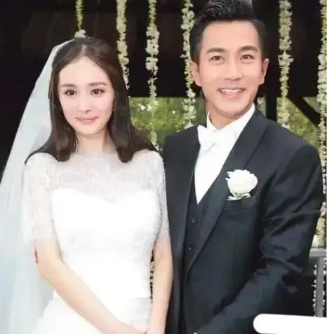 刘恺威与李晓峰现身机场(刘恺威与女友李晓峰官宣后首秀恩爱)(12)