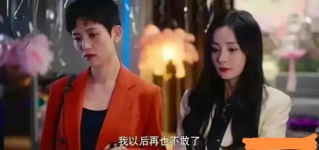 刘恺威与李晓峰现身机场(刘恺威与女友李晓峰官宣后首秀恩爱)(10)