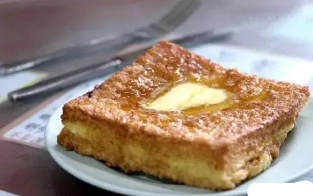 刘恺威与李晓峰现身机场(刘恺威与女友李晓峰官宣后首秀恩爱)(5)