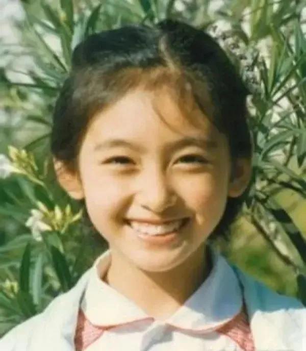 网曝杨幂多次遭小男友求婚（她爆杨幂怀孕被称小三）(6)