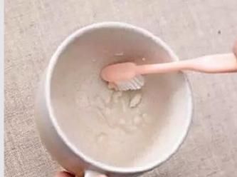 怎么去除茶杯里的茶垢,怎样去除茶杯中的茶垢?图1