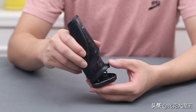 怎么用手动刮胡刀正确刮胡子(刮胡刀钝了不用愁)(15)