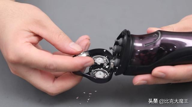 怎么用手动刮胡刀正确刮胡子(刮胡刀钝了不用愁)(16)