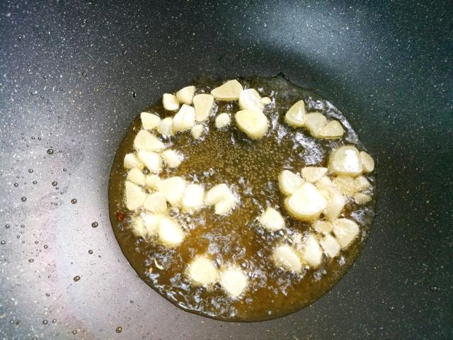 怎样炒空心菜才好吃又简单（秋天要多吃空心菜）(7)