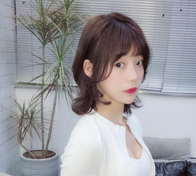 头发少的发型,头发少,脸小,留什么发型好?图9