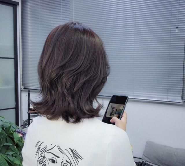 头发少的发型,头发少,脸小,留什么发型好?图8