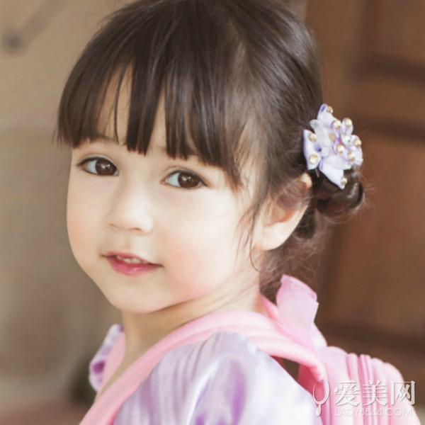 儿童美式发型女孩扎头发(精选欧美女童扎法发型)(4)