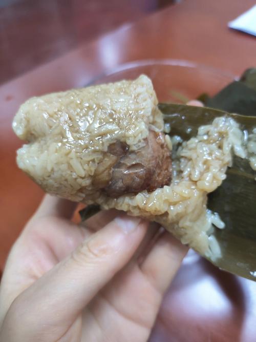 怎样包肉粽子(肉粽子的家常制作方法分享)