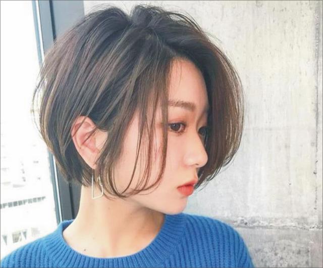 适合短发的一款发型简单有气质（盘点最火的12款短发发型）(15)