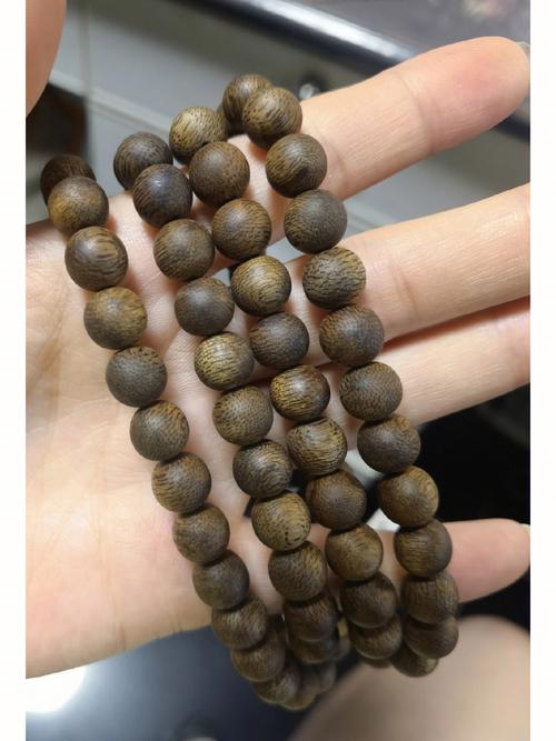 怎样鉴别真假沉香手串(教您辨别沉香手串真假四大步骤)