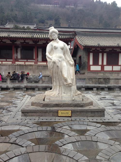 华清宫简介(关于华清宫简介)