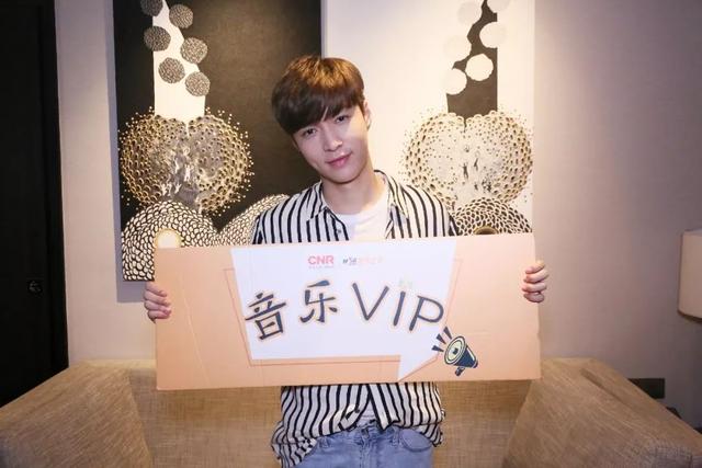 专辑张艺兴梦不落雨林(LAY张艺兴梦不落雨林)(2)