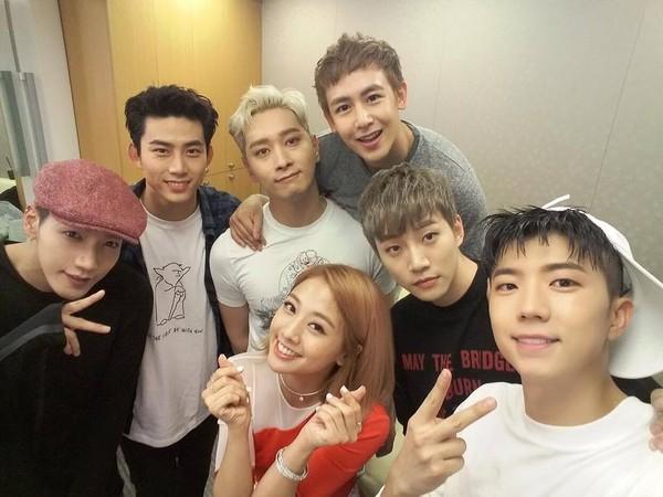 鬼鬼玉泽演多年后相遇(鬼鬼被玉泽演搂肩窝怀里公开)(1)