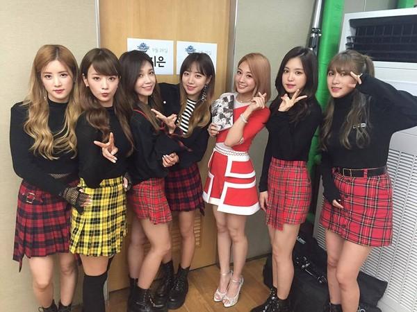 鬼鬼玉泽演多年后相遇(鬼鬼被玉泽演搂肩窝怀里公开)(2)