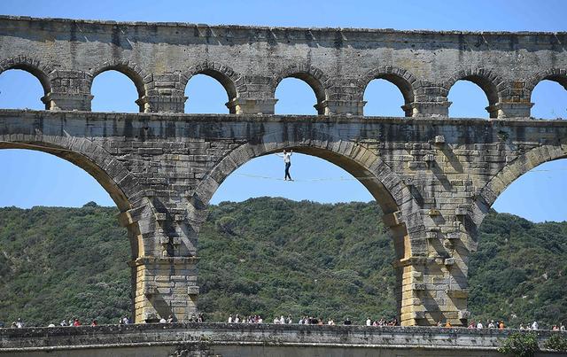 早安世界斯里兰卡首都爆发抗议游行(早安世界斯里兰卡首都爆发抗议游行)(13)