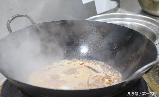 正宗红烧排骨的做法步骤(大厨分享红烧排骨的家常做法)(8)