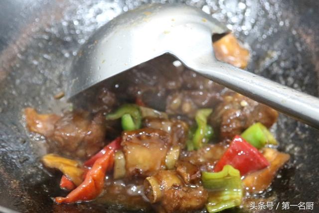 正宗红烧排骨的做法步骤(大厨分享红烧排骨的家常做法)(12)