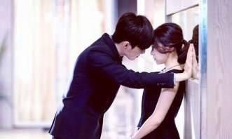 壁咚什么意思求解,壁咚是什么意思壁咚出自哪里?图3