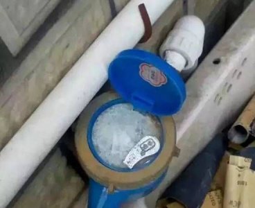 ​怎么让水管不冻，怎么能消除水管里的冰？