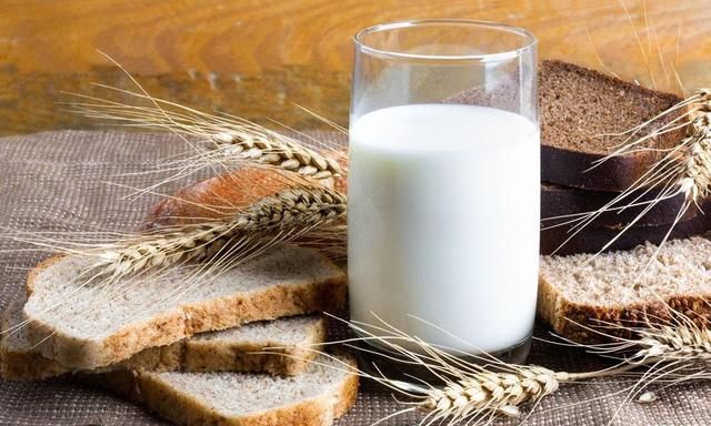 喝牛奶的禁忌,老人喝牛奶有哪些禁忌?图2