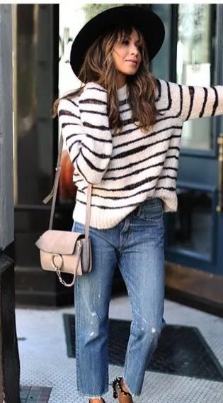 皮肤黄的人适合穿什么色系的衣服呢女生图7