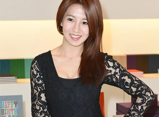 郭书瑶的胸有多大图片:童颜巨乳郭书瑶三围曝光