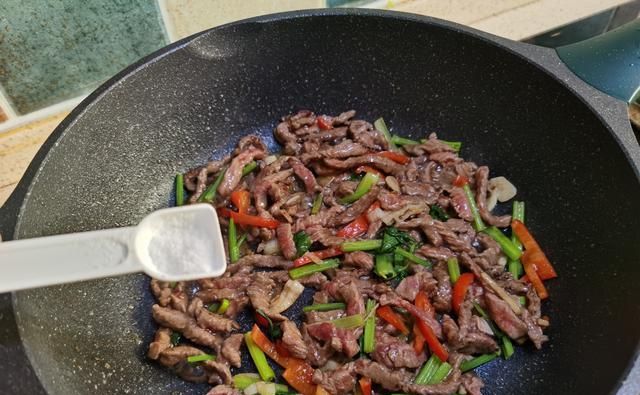 牛肉丝怎样炒又嫩又好吃