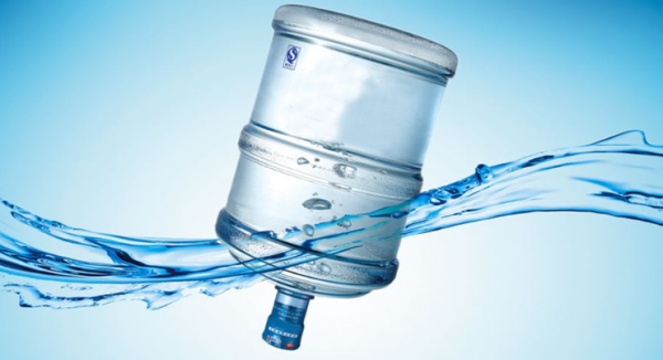 一桶矿泉水有多少斤,桶装矿泉水一桶有多重图4