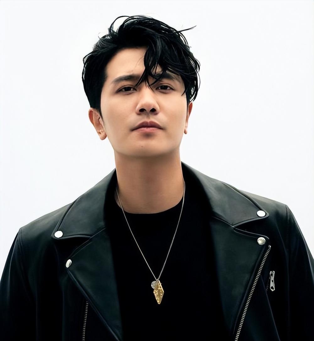 跑了15年龙套,演过无数渣男的彭冠英终于要崛起了!