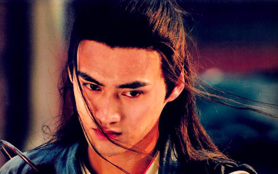 8岁袁弘颜值崩塌?近照曝光抬头纹明显,放飞自我遭吐槽撞脸雪村"