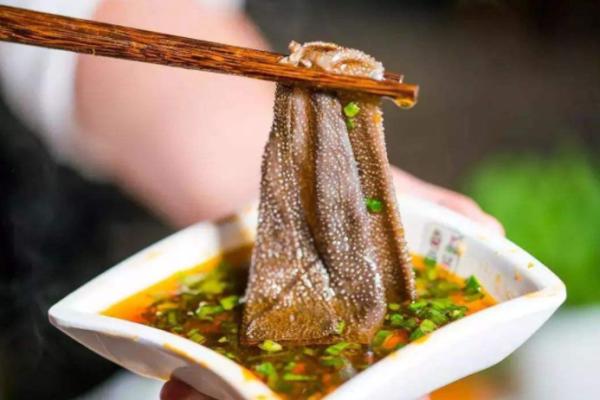 牛肚是牛的哪个部位用来干嘛的(牛肚是牛的什么部位)