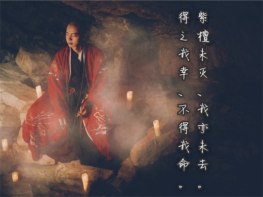 青暮从山的图充满了剧情,搭配上文字简直就是一部电影