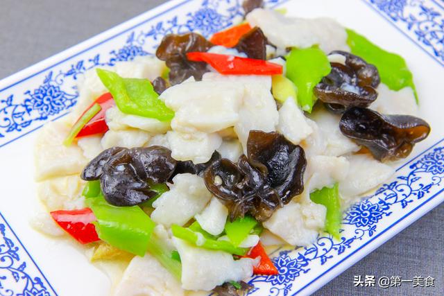 鱼片的做法家常菜(厨师长分教你炒鱼片的家常做法)(1)