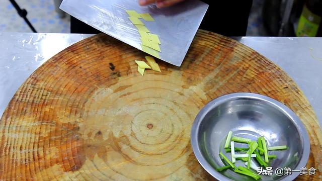 鱼片的做法家常菜(厨师长分教你炒鱼片的家常做法)(7)