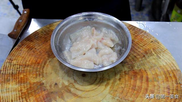 鱼片的做法家常菜(厨师长分教你炒鱼片的家常做法)(4)